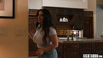 Sarah Arabic with big tits fucked