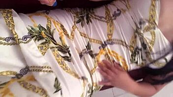 Sexy mami se masturba en sala de casa cuando esposo la deja muy cachonda, homemade mother in law sexy wife masturbation housewife pussy amateurs