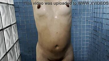 Um Banho Delicioso Da Bibi Mendes Toda Peladinha E Gostosa