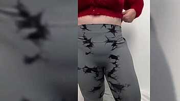 i watch milf stepmom bounce ass in yoga pants