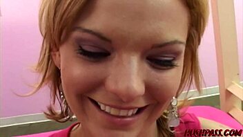 Daisy Convinces Cassie For Muff Diving Afternoon