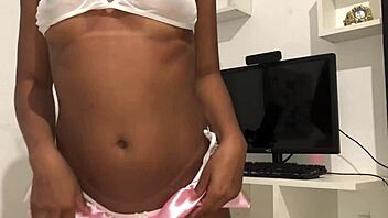 Latina SAFADA EXIBIDA shows OFF in lingerie SOLO