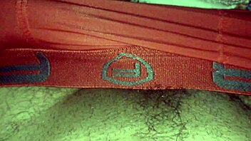 Mais uma gordinha querendo entrar no cacete, ela se masturba pensando nisso