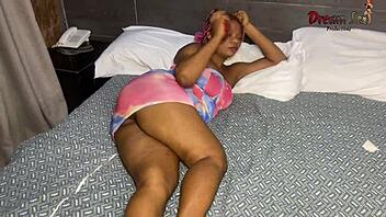 Delivery Guy Was Made To Make Her Squirt And Cum Full Video On Red