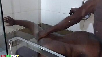 Shower sex with big ass! 😍