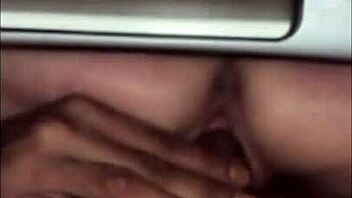 elle m'excite en parlant salement et fait la chienne accro à ma bite