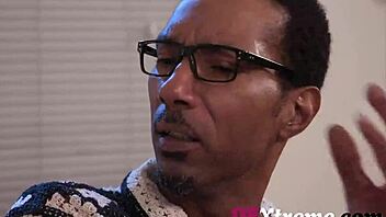 scarlett alexis as art girl