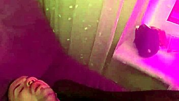 mistress sofi does full-weight facesitting in nylon tights