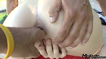 blonde cum sprayed 😏