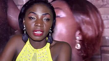 A fairly strange way of the reality tv star in full program with the sexy journalist with a big cock who discovers her tight ass on the set in full on xvideos red