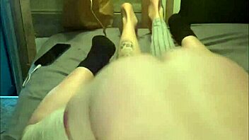 Brunette Slut Gets Anal Assfucking in Homemade Video