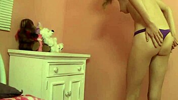 I see Tiffany Fox squirting and getting a facial