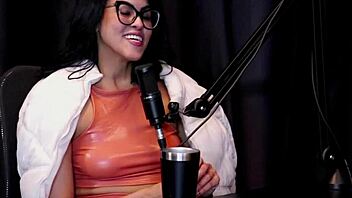 Natasha Fiore vpraša: Hočeš videti moj javni seks?