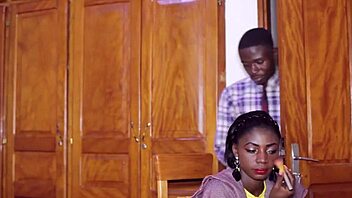 A fairly strange way of the reality tv star in full program with the sexy journalist with a big cock who discovers her tight ass on the set in full on xvideos red