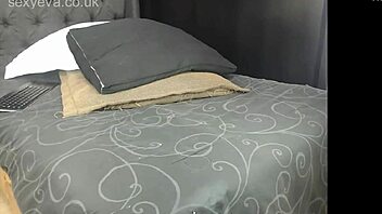 on live webcam, this teen brunette babe inserts a toy into her ass for viewers