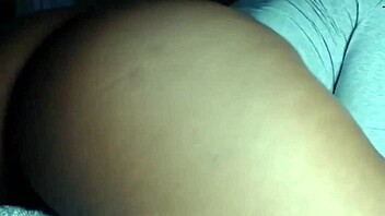 this hot ebony solo is moaning and screaming with her big clit 😩