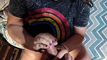 Sucking my boyfriend's cock for our anniversary holiday 😘