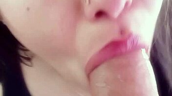 she gives amazing deep throat blowjob at home 😍 cum in mouth