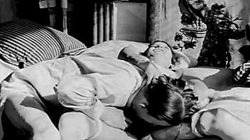 Vintage mature granny with hairy beaver gets pounded in retro hardcore scene