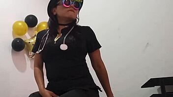 hey, i'm so bored at work that i slip in a butt plug to feel aroused as a total slut