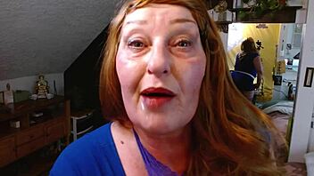 Wanita Bisnis Berambut Merah Sewa Escort buat Cum di Mulutnya Berkali-Kali