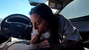 Zaplatila taxikára orálom počas jazdy