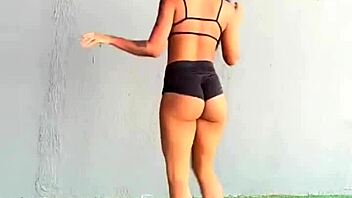 Mabio Rodriguues showcased her big ass while rebolando in captivating slow motion footage