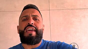 Fazendo o marido da paolla hotwife de corno mais uma vez - completo no red