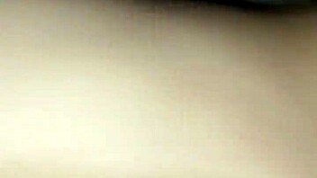 Is vecina caliente ready for some fun?