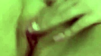 Sweetamacandy, oh wow, update that juicy pussy in this retro homemade blue film clip!