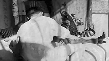 Vintage mature granny with hairy beaver gets pounded in retro hardcore scene