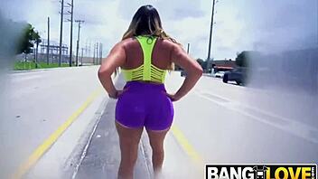 Big round ass latina julianna vega gives blowjob with her big tits and ass.