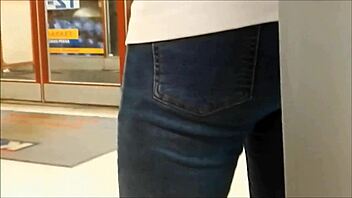 teen ass in tight jeans hidden cam 😏