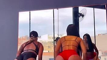 Mabio Rodriguues showcased her big ass while rebolando in captivating slow motion footage