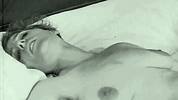 Vintage mature granny with hairy beaver gets pounded in retro hardcore scene