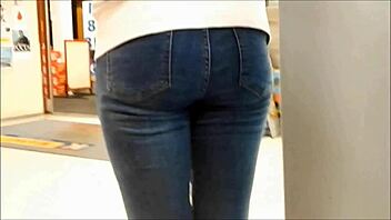 teen ass in tight jeans hidden cam 😏