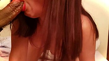 Hermanastra Colombiana Follada El Día De Su Cumpleaños Rica Mamada Y Luego Entrega Su Culito Miranda Salazar