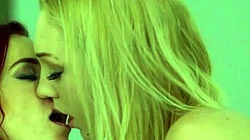 Îmi place să lingem țâțele grase de negresă și sinii naturali uriași când locuim împreună