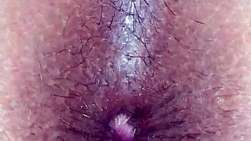 Gozando pro cuzinho aberto da moreninha novinha gostosa e putinha