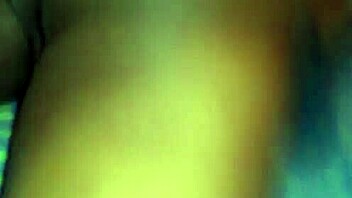 Big butt bubble lady shows off her huge amateur ass