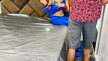 Napaljena žena duboko puši kućni kurac pa dobija sise i guzu do orgazma