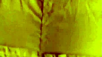 sexy mexican woman gets her big ass fucked with a 20 cm dildo in mini skirt