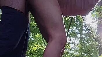 They Get Amused by Honks During Outdoor Blowjob in Woods