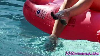 Slender beauty feels intense passion in outdoor sixtynine with babe