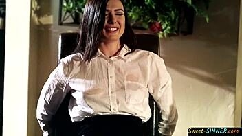 Babe gets her pussy ravaged in sweaty erotic action.