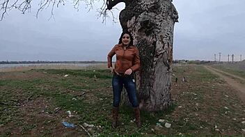 Beautiful Housewife Teases With Her Hungry Pussy And Big Ass