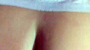 sexy mexican woman gets her big ass fucked with a 20 cm dildo in mini skirt