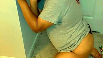 ON MY KNEES SUCKING A BBC DILDO WITH INTENSE TRANSSEXUAL ACTION