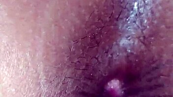 Gozando pro cuzinho aberto da moreninha novinha gostosa e putinha