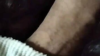 I love how La Divina starts sucking that cock up close